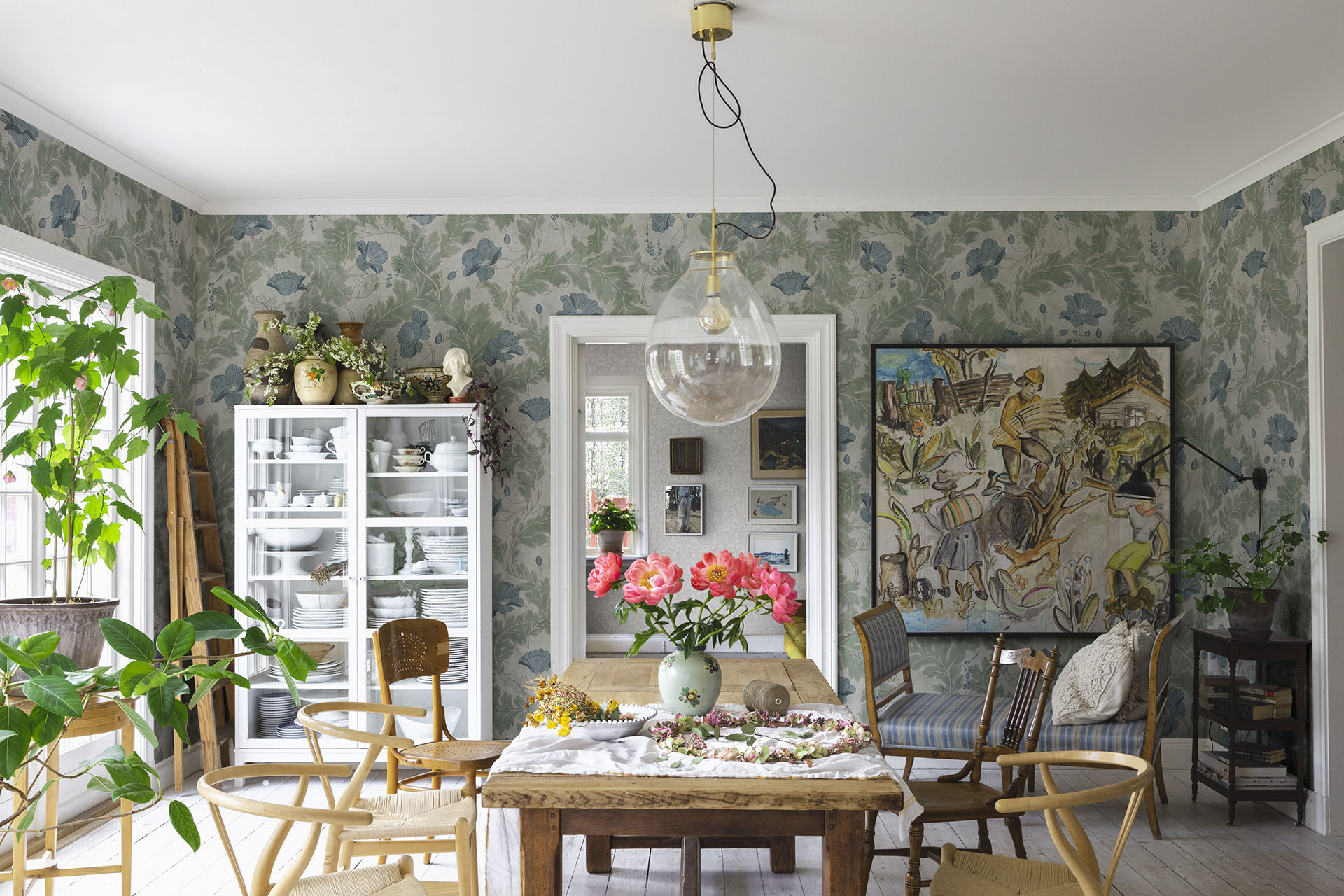 Traditional home decor: How to ace this forever popular look - Silk  Interiors Wallpaper Australia