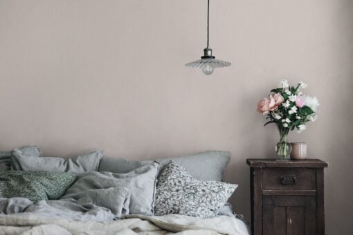 Linne Wallpaper in Blush - bedroom