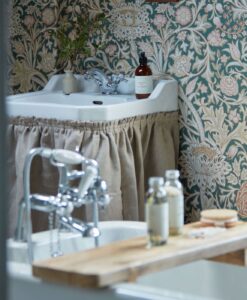 Trent Wallpaper by Morris & Co in River Wandle