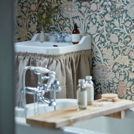 Trent Wallpaper by Morris & Co in River Wandle