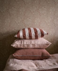 Acanthus Wallpaper In Pink