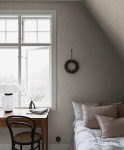 Vildvin Wallpaper In White, Beige And Grey