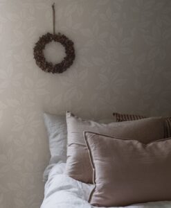 Vildvin Wallpaper In White, Beige And Grey